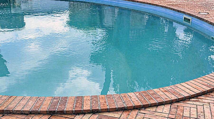 Troebel zwembadwater Troebel zwembadwater