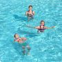 Bestway zwemnoodles in het water