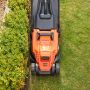 BLACK+DECKER elektrische grasmaaier 1600 W in gebruik