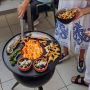 Höfats Plancha BBQ set met hoog standaard zwart Ø 45 x 75 cm barbecuen