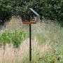 Heeej Big Diamond Vogelvoederhuisje op paal Donkergrijs en bruin sfeerbeeld