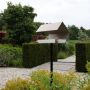 Heeej Open Diamond vogelvoederhuisje op paal zand en wit sfeerbeeld