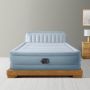 Intex Queen Plush met ingebouwde pomp 2 persoons sfeerbeeld