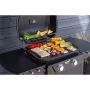 Mustang Franklin elektrische bbq 2,3 kW in gebruik met voedsel