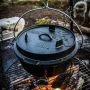 Dutch Oven Gietijzer met Pootjes in gebruik buiten