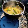 Valhal Dutch Oven gietijzer in gebruik 