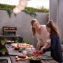Witt Etna gas pizza oven Ø 41 cm Zwart voorbeeld met gedekte tafel 