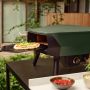 Witt Piccolo gas pizza oven Ø 41 cm Mat Groen in gebruik