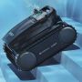 Wybot M2 Vision draadloze zwembadrobot op de trap