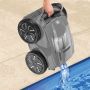 Zodiac Alpha OA 6400 iQ 4WD zwembadrobot uit het water halen