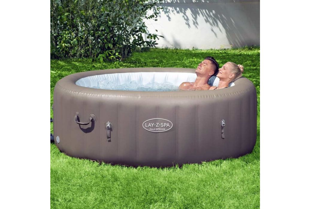 Bestway Lay-Z-Spa Palm Springs buiten met 2 mensen