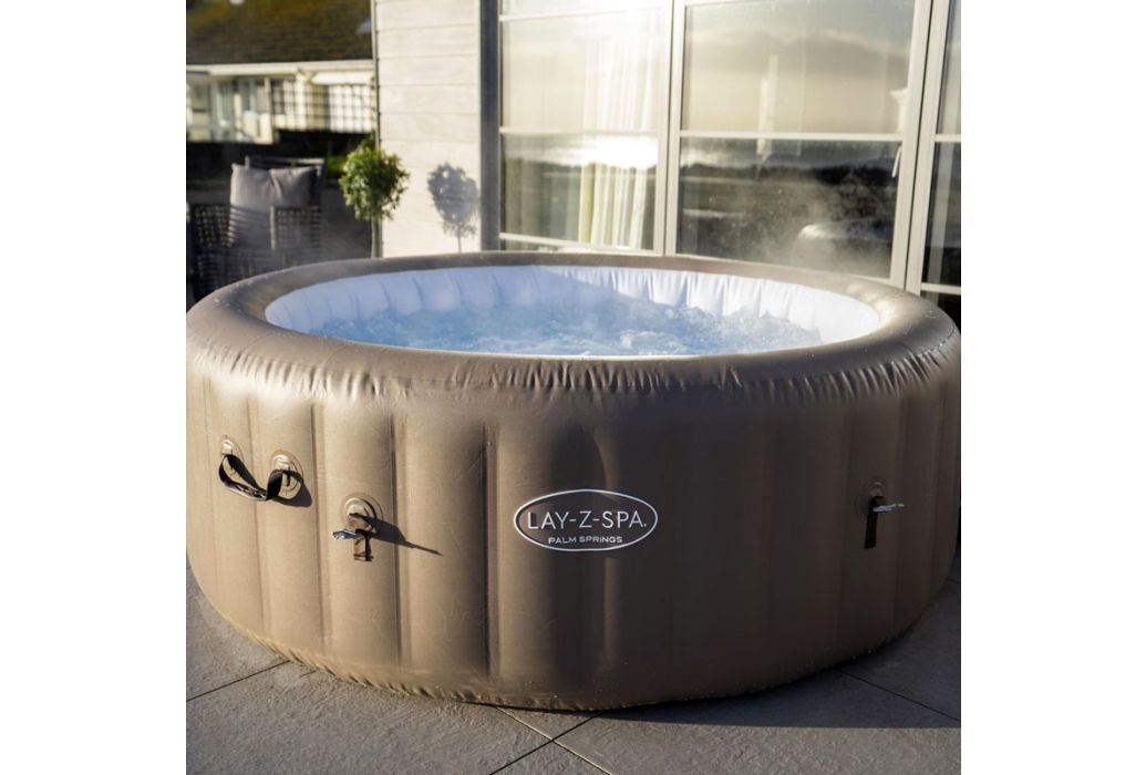 Bestway Lay-Z-Spa Palm Springs buiten