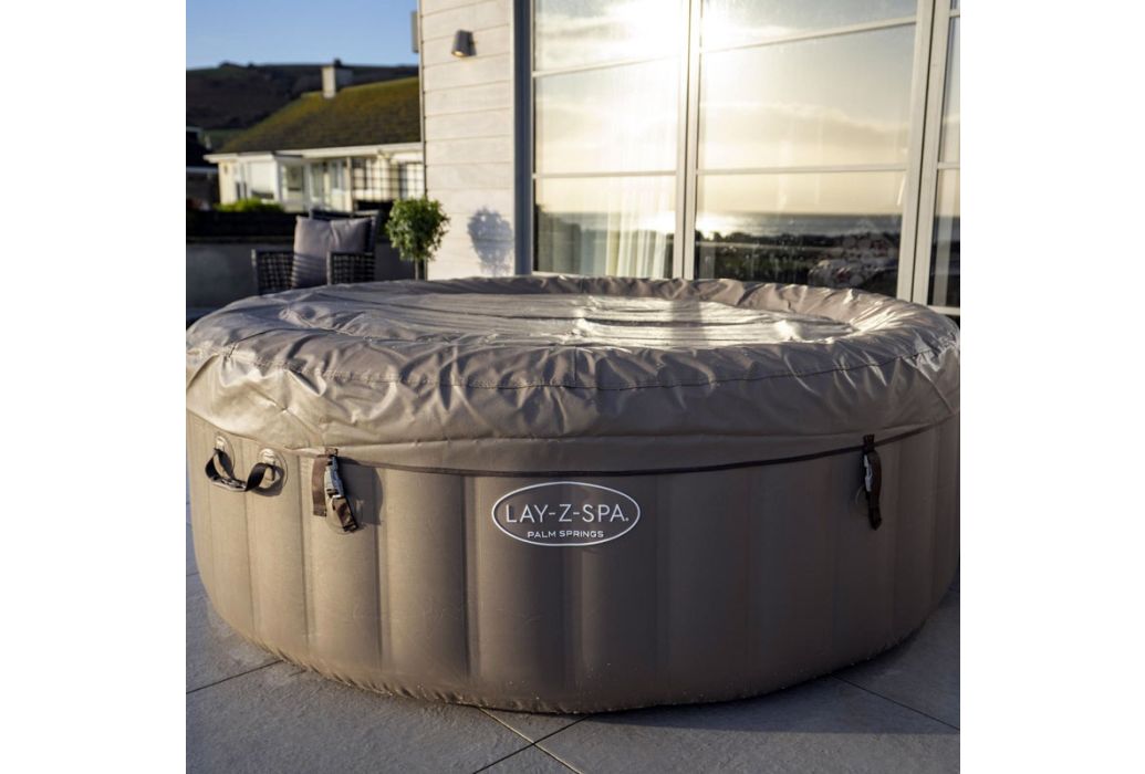Bestway Lay-Z-Spa Palm Springs met cover 2