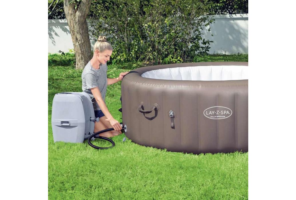 Bestway Lay-Z-Spa Palm Springs opblazen 2