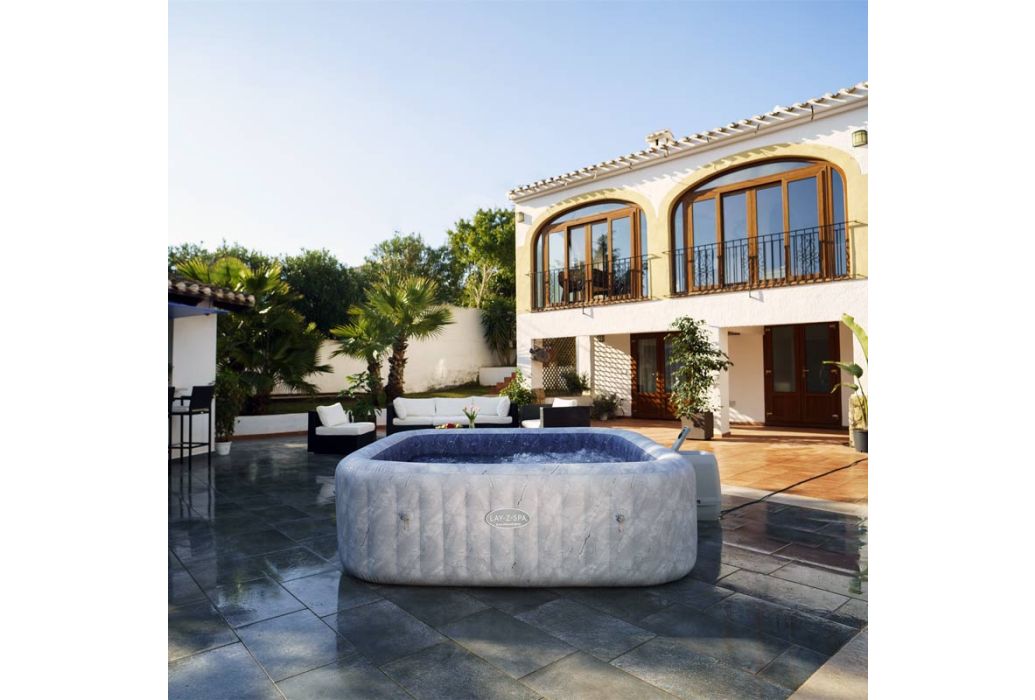 Bestway Lay-Z-Spa San Fransisco Hydrojet Pro buiten