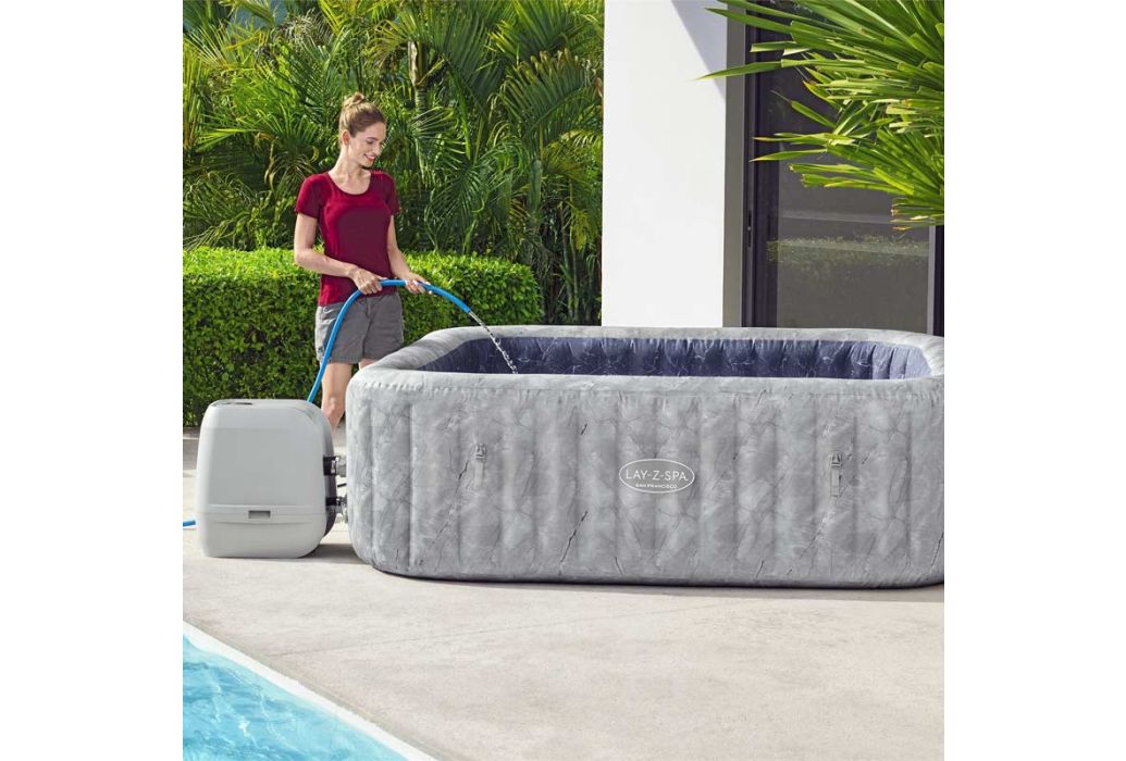 Bestway Lay-Z-Spa San Fransisco Hydrojet Pro vullen