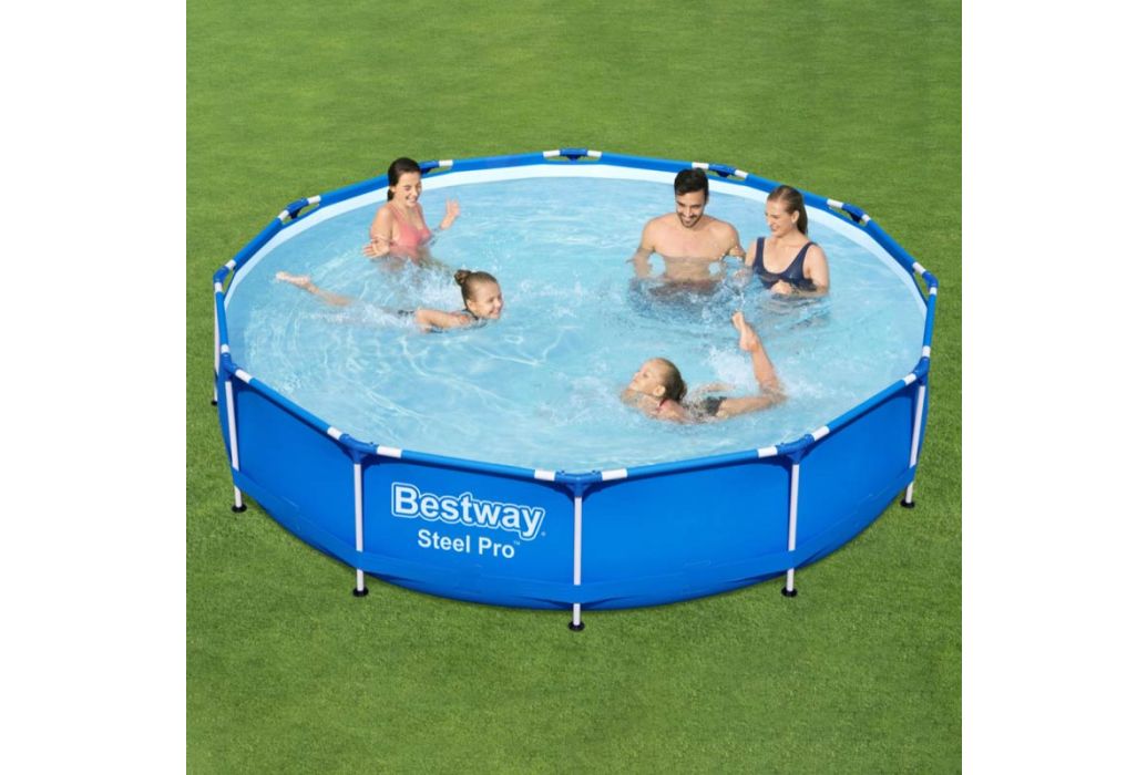 Bestway Steel Pro zwembad Ø 366 x 76 cm in gebruik
