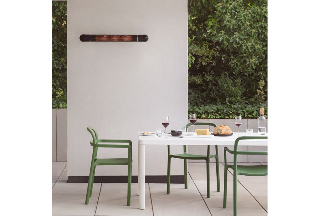 Eva Solo terrasverwarmer met wandbevestiging zwart sfeer
