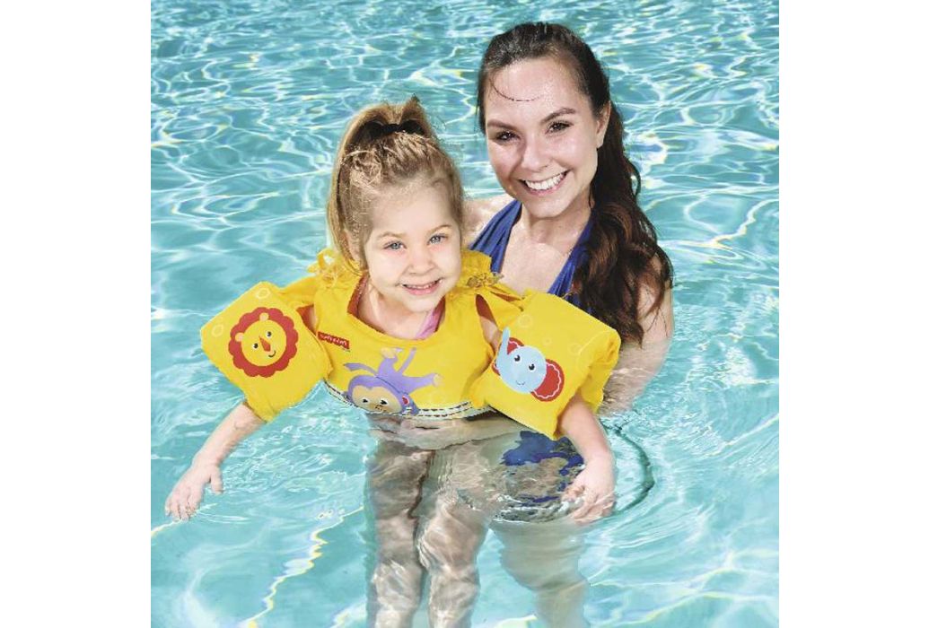 Fisher-Price zwemvest in gebruik 