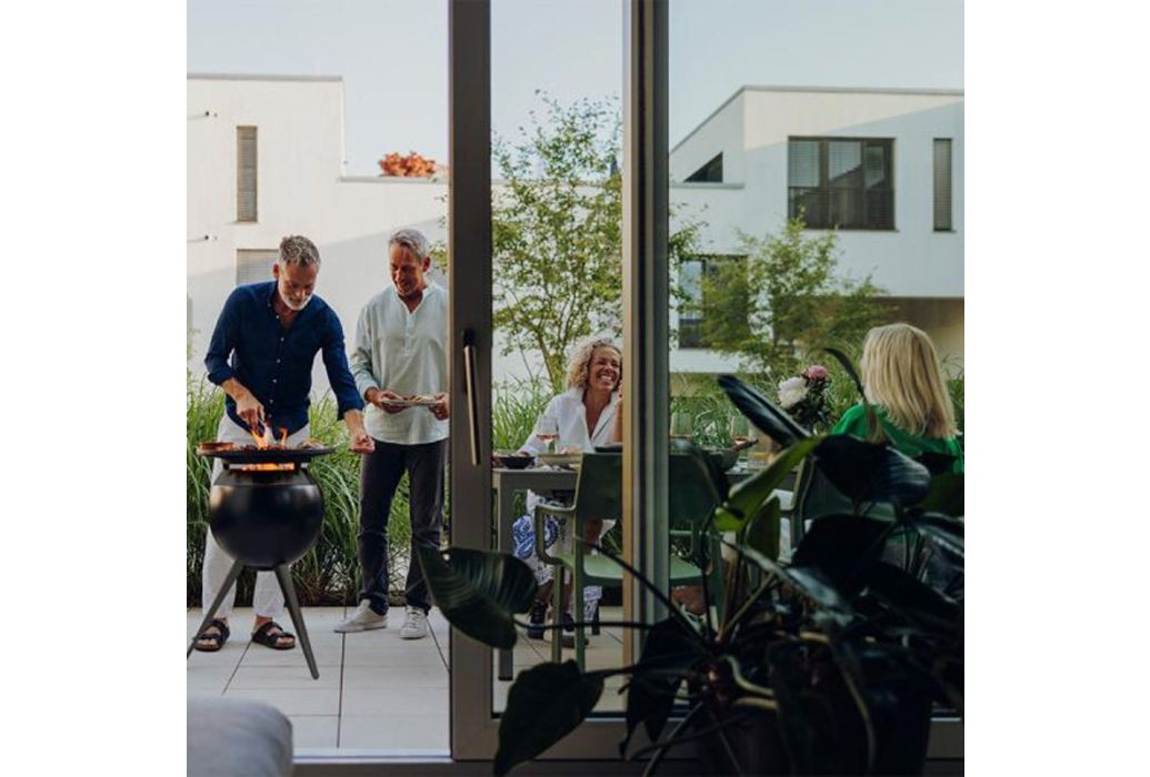 Höfats Plancha BBQ set met hoog standaard zwart gezelligheid