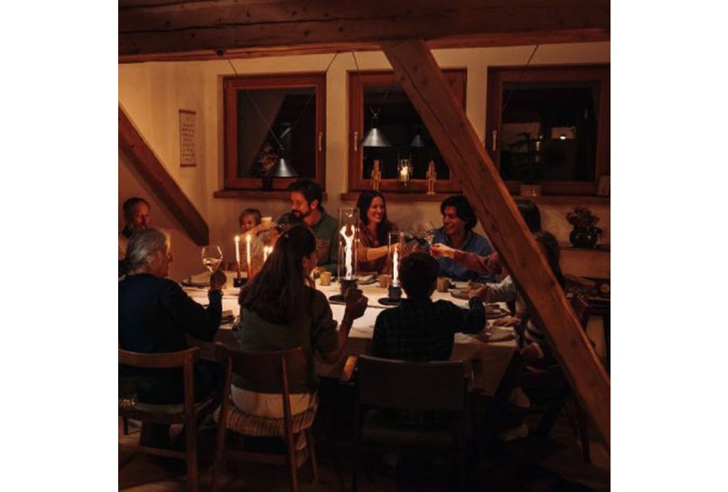Höfats tafelvuur Spin 1200 plateau zwart op tafel