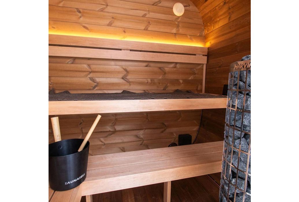 Holl’s Onyxia buitensauna interieur saunastenen