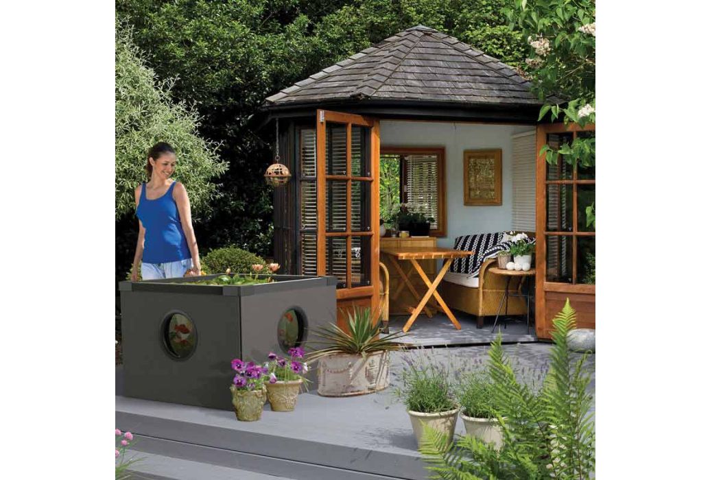 Hozelock Outdoor Aquarium terrasvijver voorbeeld in tuin