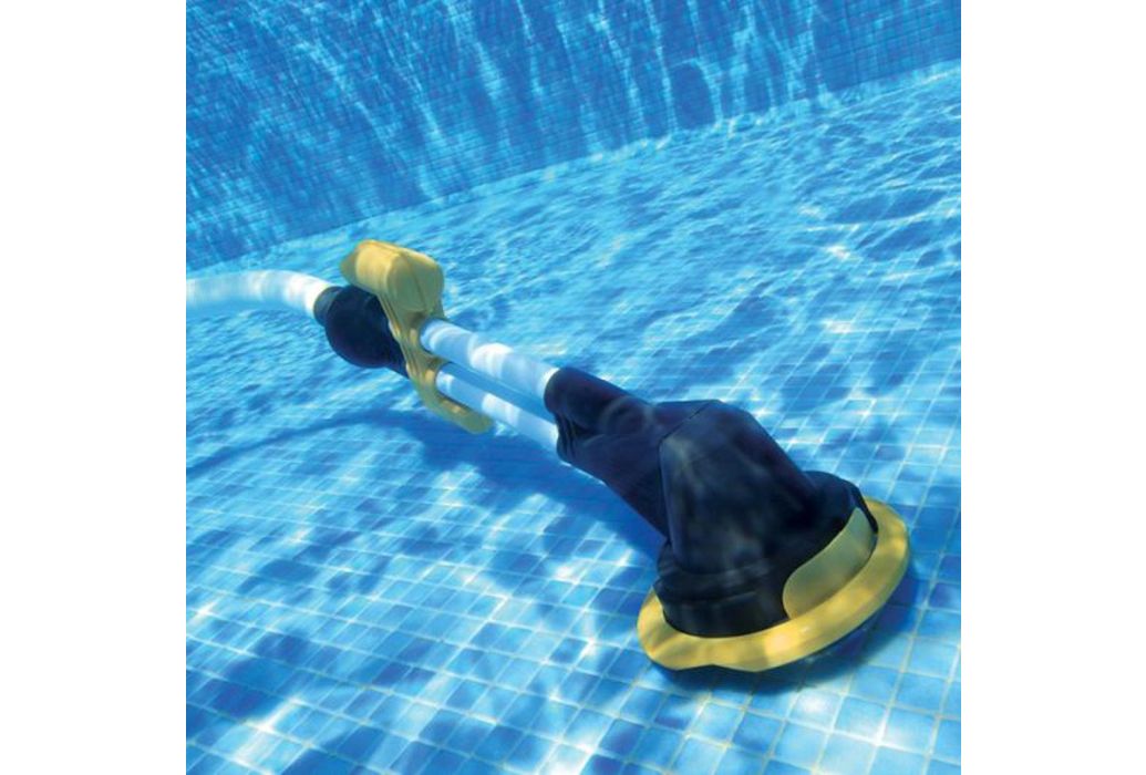 Interline Minizap automatische zwembadstofzuiger in het water