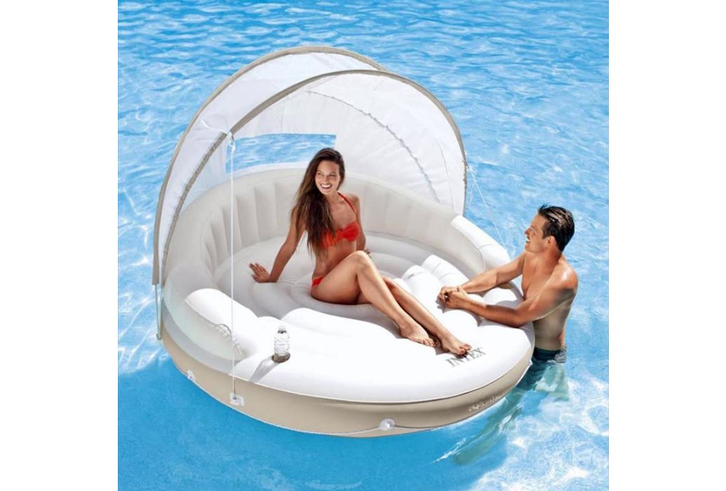 Intex canopy island met mensen