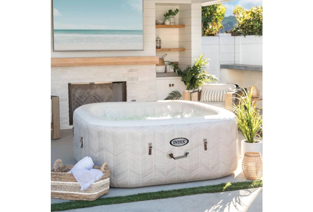 Intex Chevron Deluxe opblaasbare spa 4 persoons sfeerbeeld