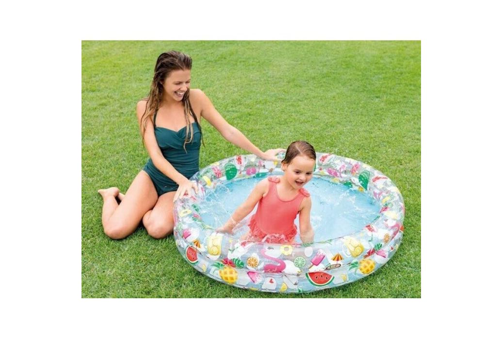 Intex opblaaszwembad Just So Fruity in gebruik