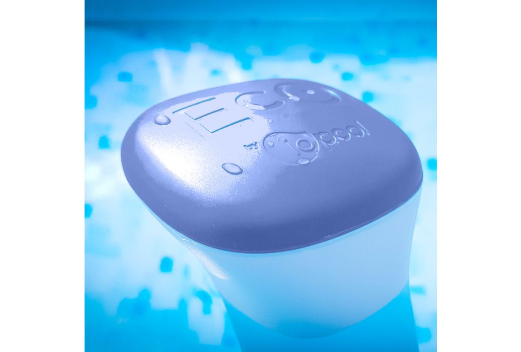 Iopool EcO Start Zout – Slimme watertester in water