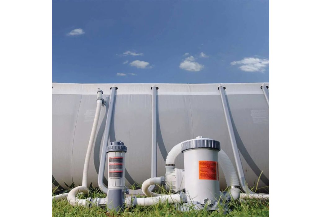 Kokido Inline automatische chloordispenser sfeerbeeld