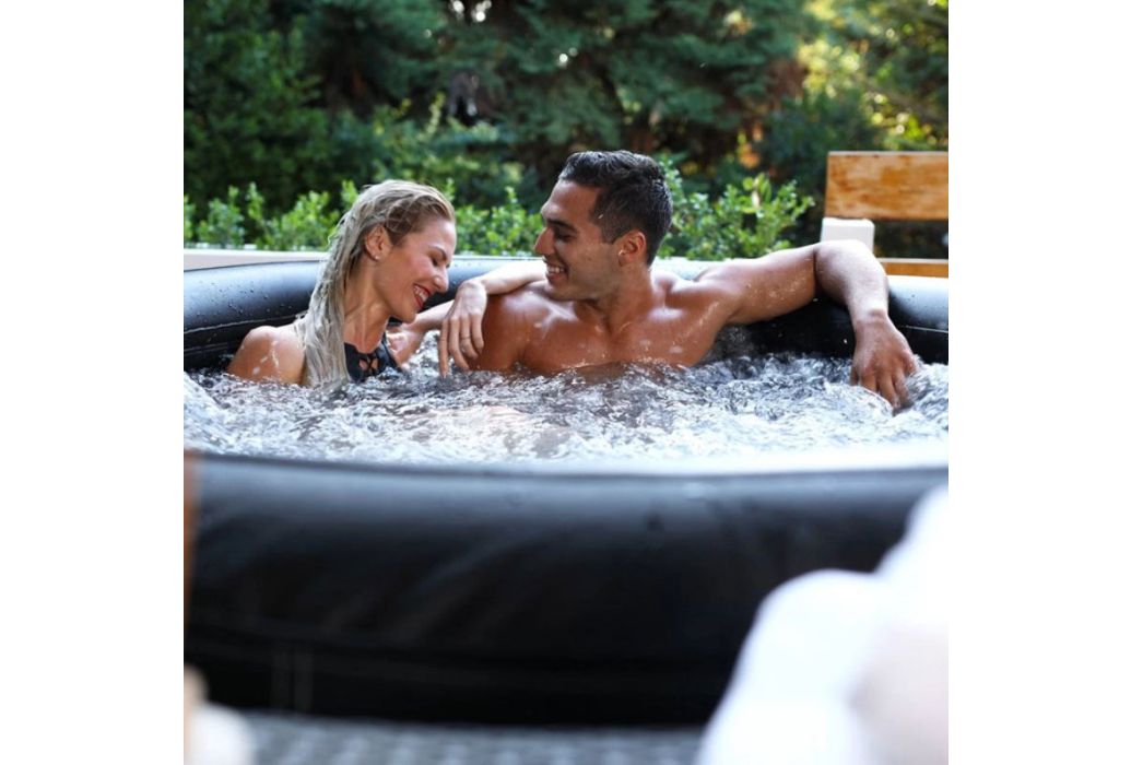 MSpa Premium Camaro opblaasbare spa 6 personen in gebruik