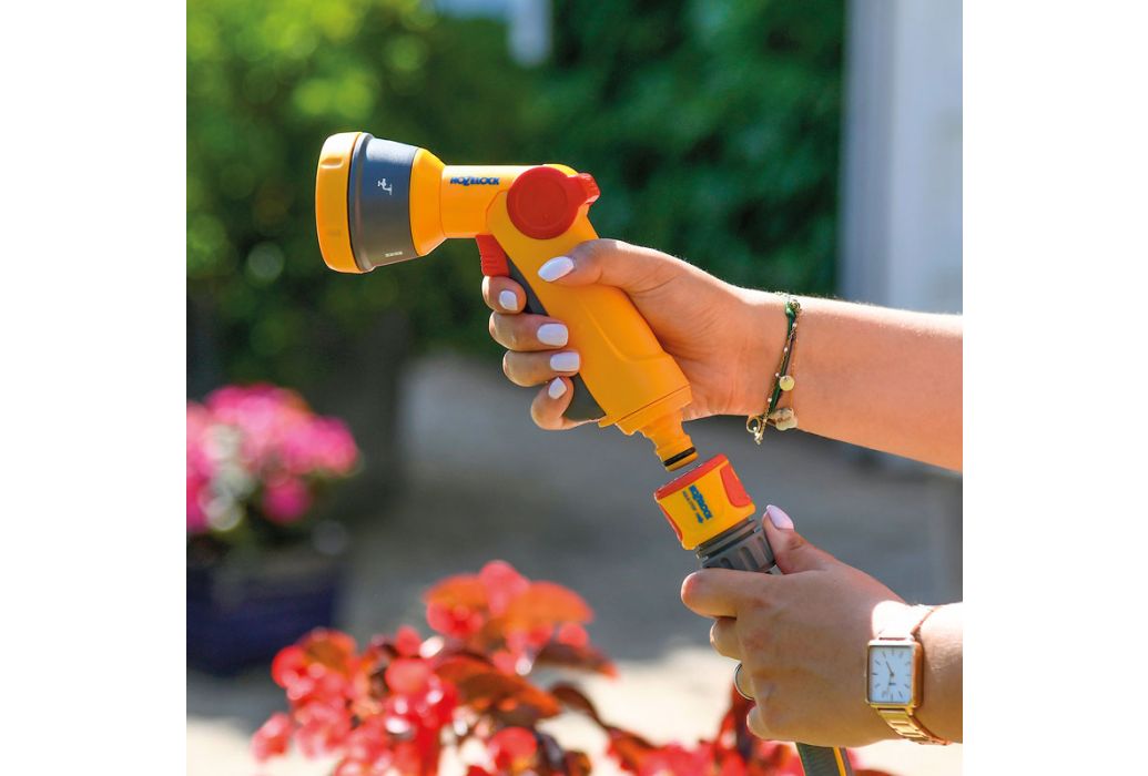 Pistoolbroes Multi-Spraygun Hozelock aankoppelen