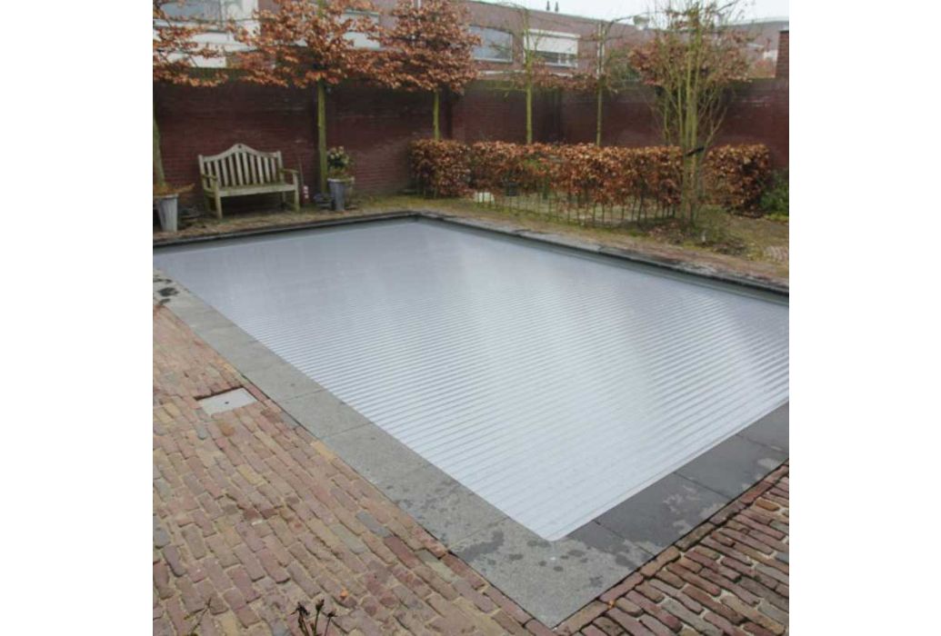 Splash-X Lamellenafdekking PVC | Grijs in tuin