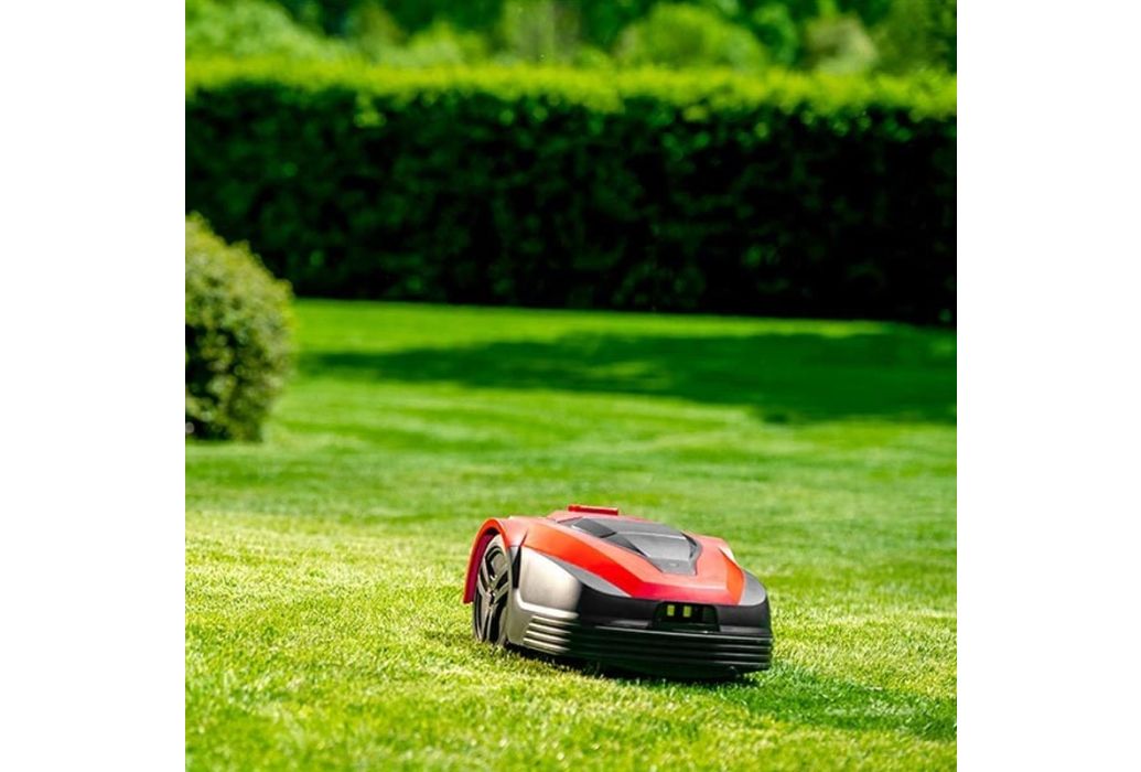 MTF DM2 1400i robotmaaier in gebruik