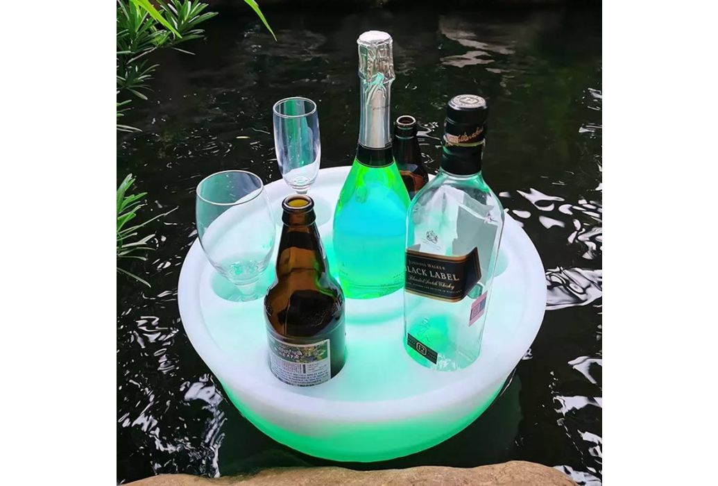 Splash-X drijvende spa bar met LED verlichting op water groen