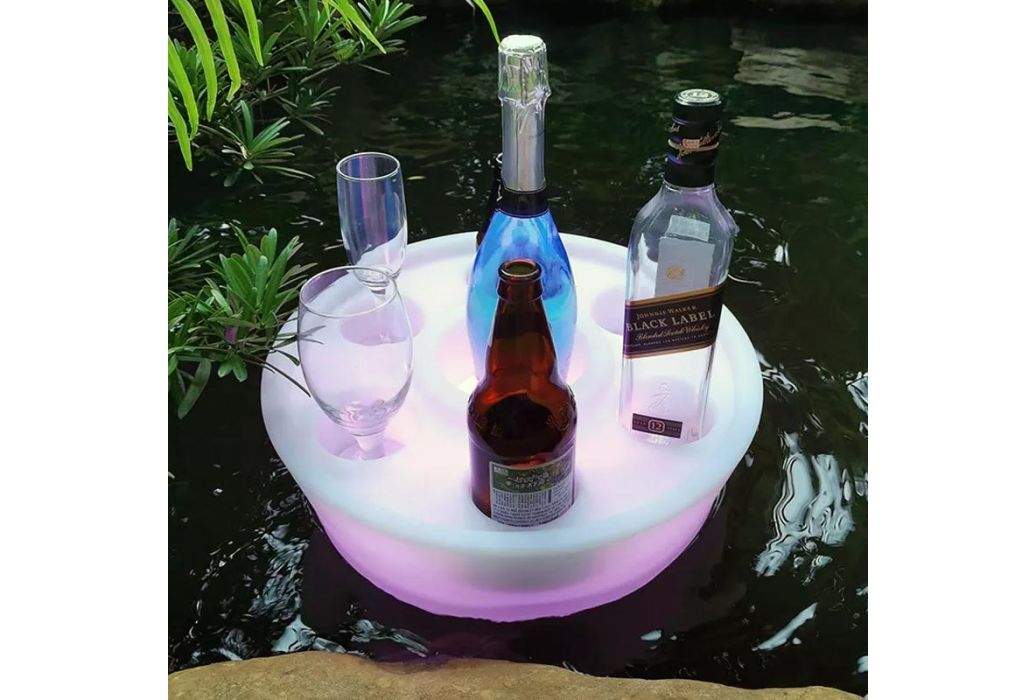 Splash-X drijvende spa bar met LED verlichting op water paars