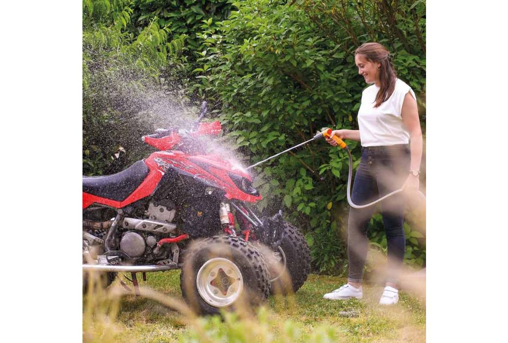 Spuitpistool Jet Spray Hozelock in gebruik