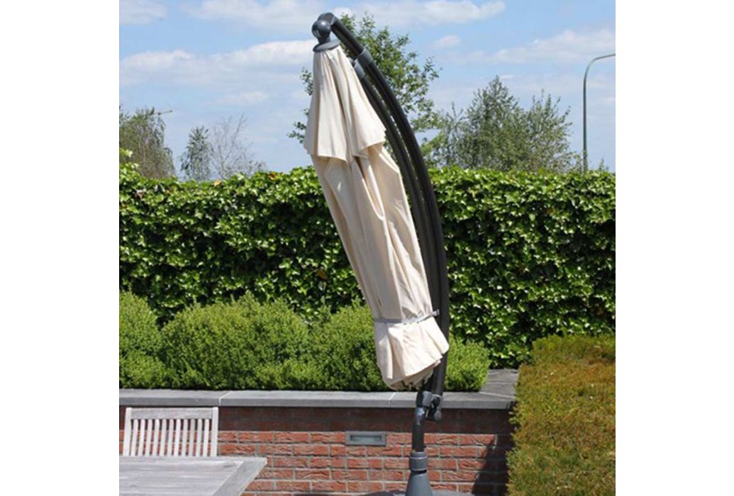 Sun Garden parasol rond beige Ø 375 cm sfeer ingeklapt