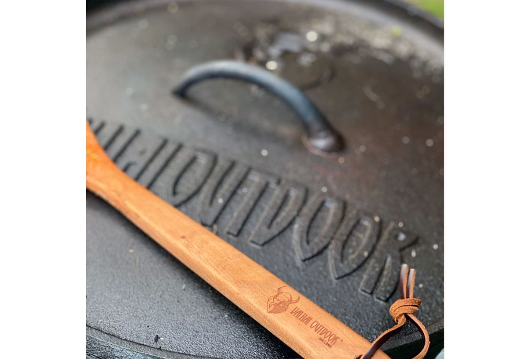 Valhal barbecue lepel kersenhout in gebruik