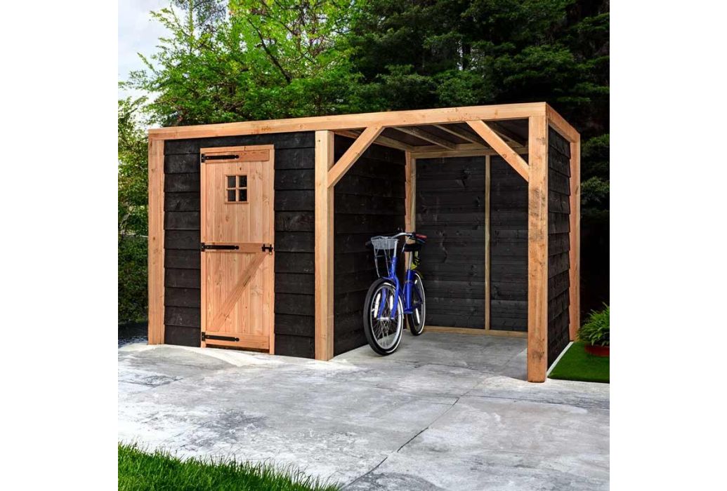 Volente tuinberging Moos | 381 x 196 x 208 cm in een tuin met een fiets onder de overkapping.