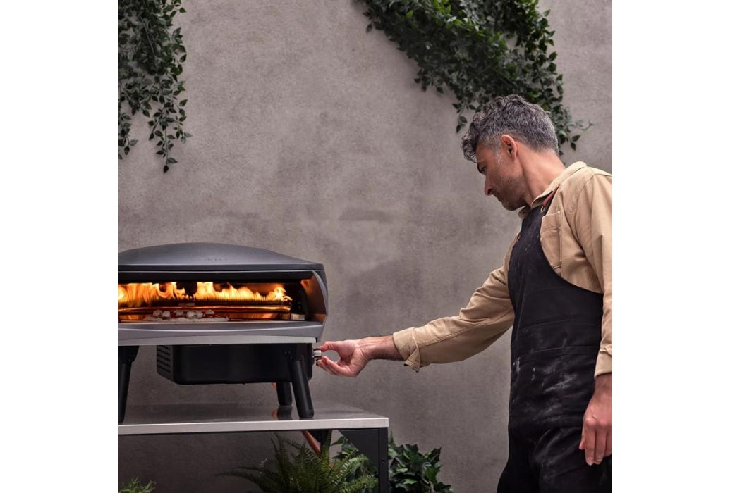 Witt Etna gas pizza oven Ø 41 cm Zwart in gebruik