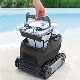 reinigen van je zwembadrobot